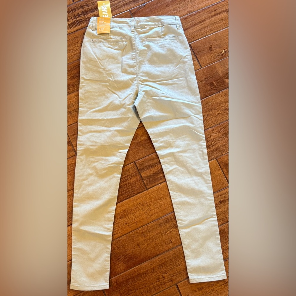 NWT VIP Sculpting Stetch Jeans in Classic Cream Size 11/12 Pants - Picture 2 of 5